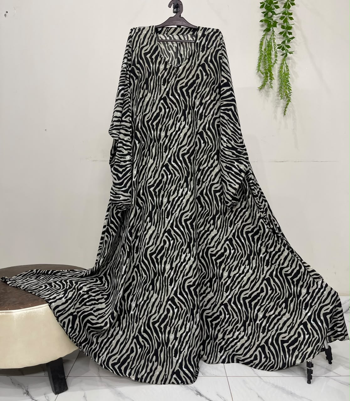 Stylish Abaya - Design #056